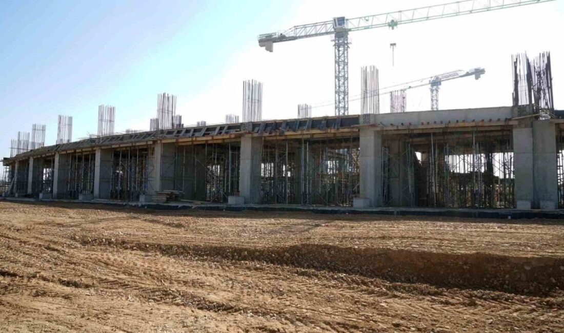 Kahramanmaraş, 17 bin 500 kişilik yeni stadyumun inşaatına başladı. Büyükşehir