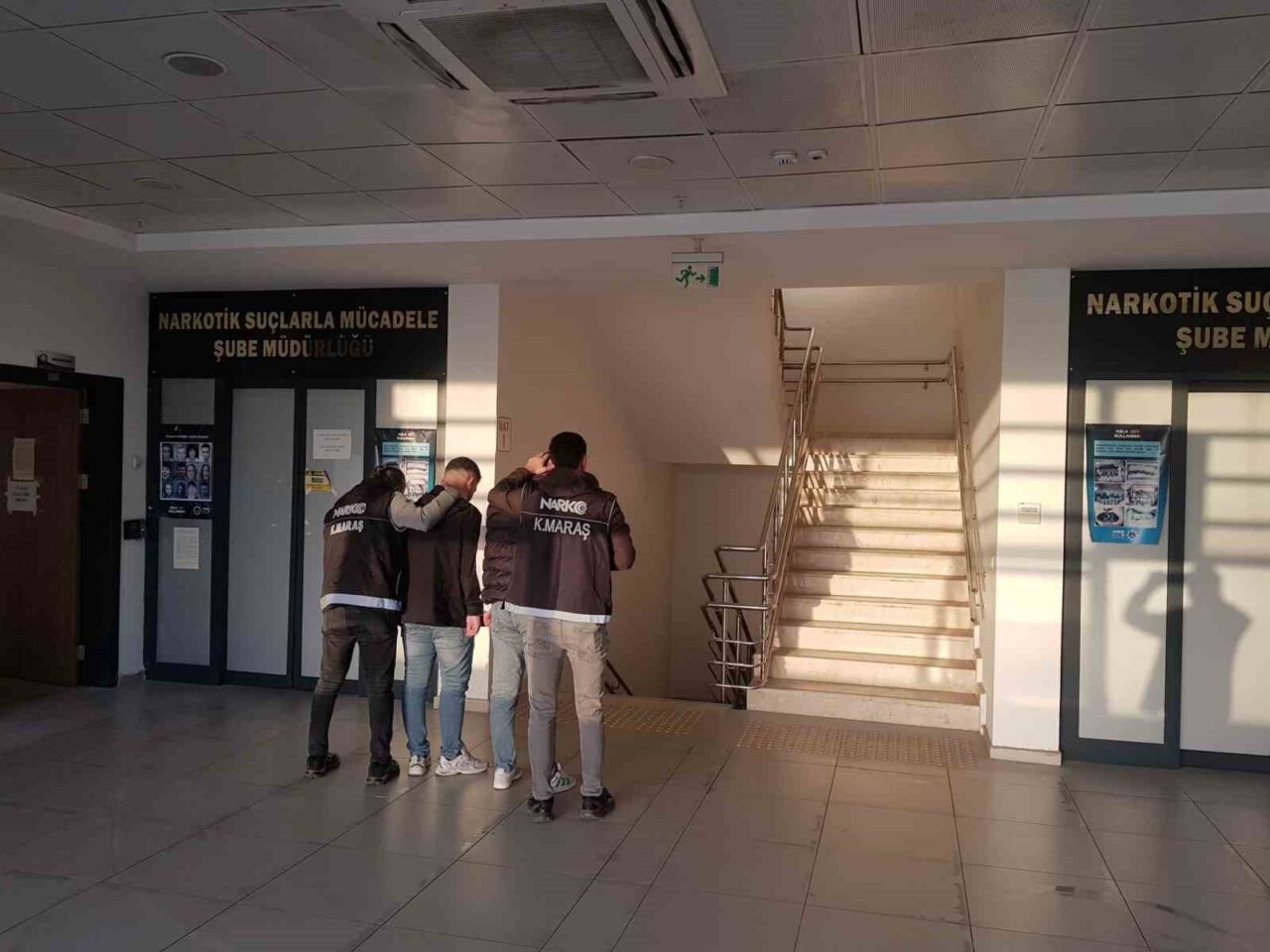 Kahramanmaraş'ta düzenlenen operasyonlarda, kaçak sigara ve uyuşturucu ticaretiyle bağlantılı 5