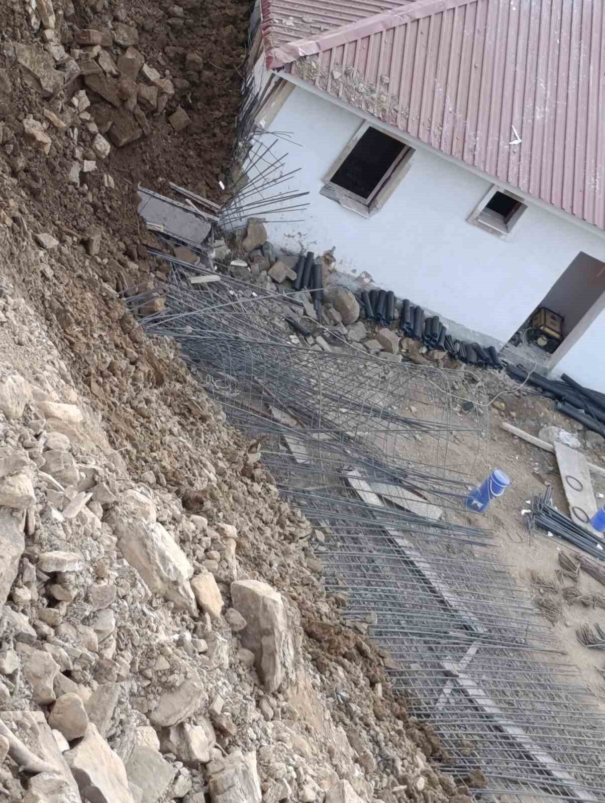 Kahramanmaraş’ta Heyelan Nedeniyle İnşaat Halindeki 6 Ev Zarar Gördü