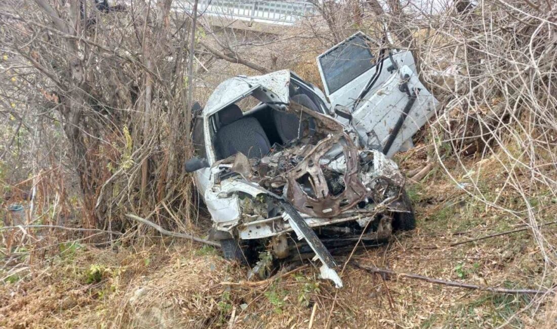 Kahramanmaraş’ta feci kaza: Anne hayatını kaybetti, oğlu ağır yaralı kaldı Kahramanmaraş'ta Göksun ilçesinde meydana gelen trafik kazasında, İsmail T.'nin kullandığı