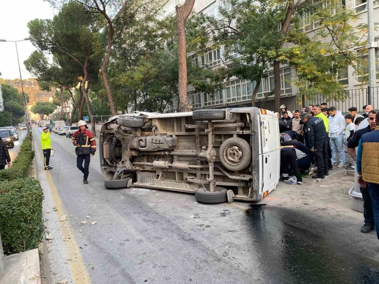 Aydın'ın Efeler ilçesinde, Meşrutiyet Mahallesi'nde meydana gelen kazada, 34 TZ