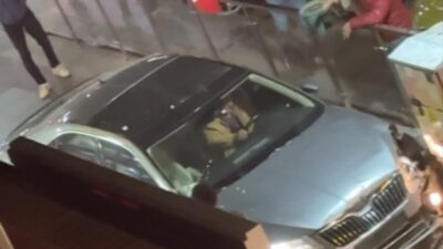 Aksaray'da 68 yaşındaki Ali K., aşırı alkol etkisiyle kullandığı otomobille