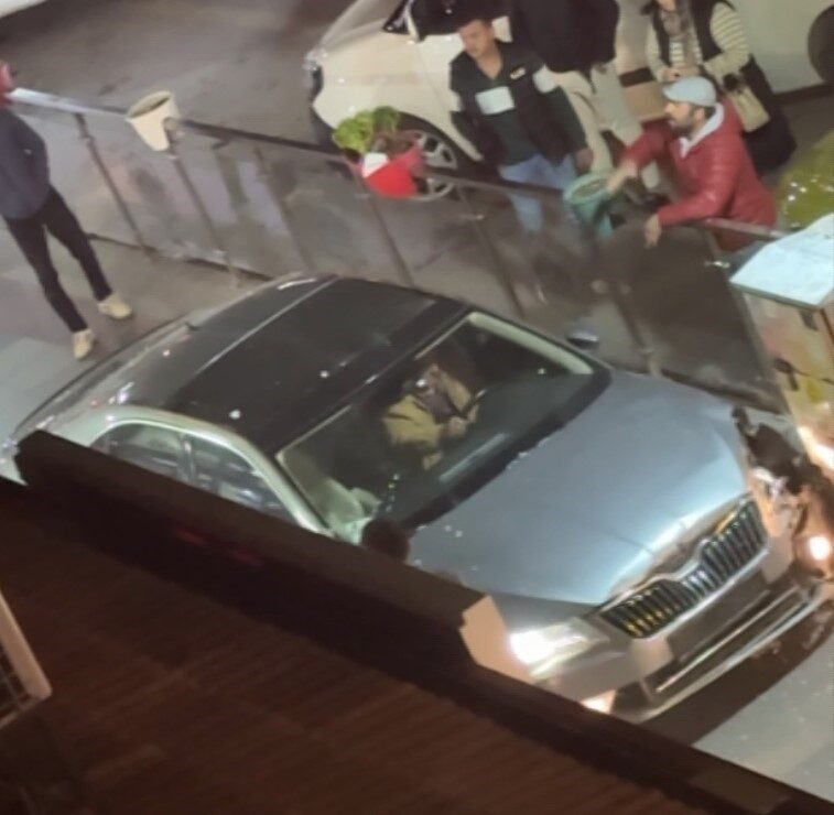 Aksaray'da 68 yaşındaki Ali K., aşırı alkol etkisiyle kullandığı otomobille