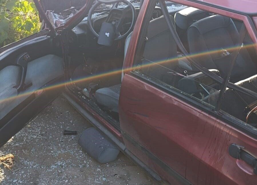 Araklı’da Kontrolden Çıkan Araç Kaldırımda Yürüyen Babaanne ve İki Torununa Çarptı, Yaralılar Hastaneye Kaldırıldı Trabzon'un Araklı ilçesinde, bir otomobilin kaldırımdaki A.D. ve torunları H.A.D.