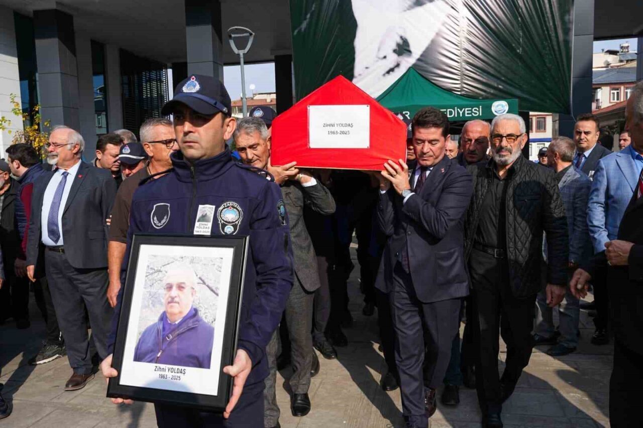 Trabzon'da Ortahisar Belediyesi Zabıta Müdürlüğü'nde çalışan Zihni Yoldaş, geçirdiği kalp