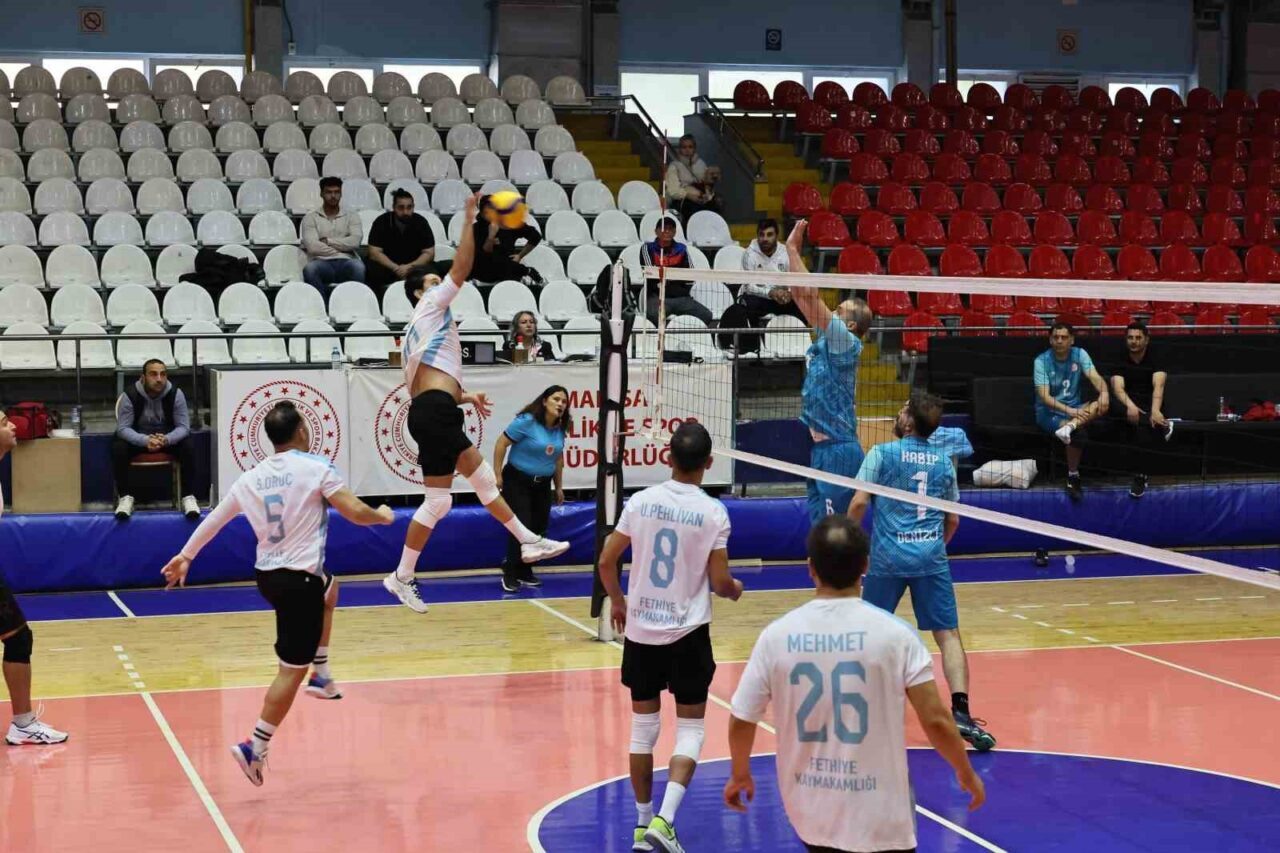 Manisa'da, Gençlik ve Spor Bakanlığı tarafından düzenlenen "3. Kamu Spor