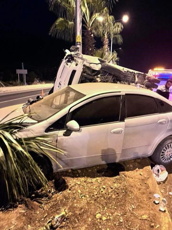 Mersin-Antalya D-400 kara yolunda gece gerçekleşen kazada A.O.C. idaresindeki otomobil,