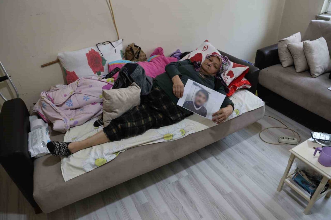 Sivaslı Kadın Dolandırıldığını İddia Etti, Tedavi İçin Gerekli Olan Altınlarını Kaybetti