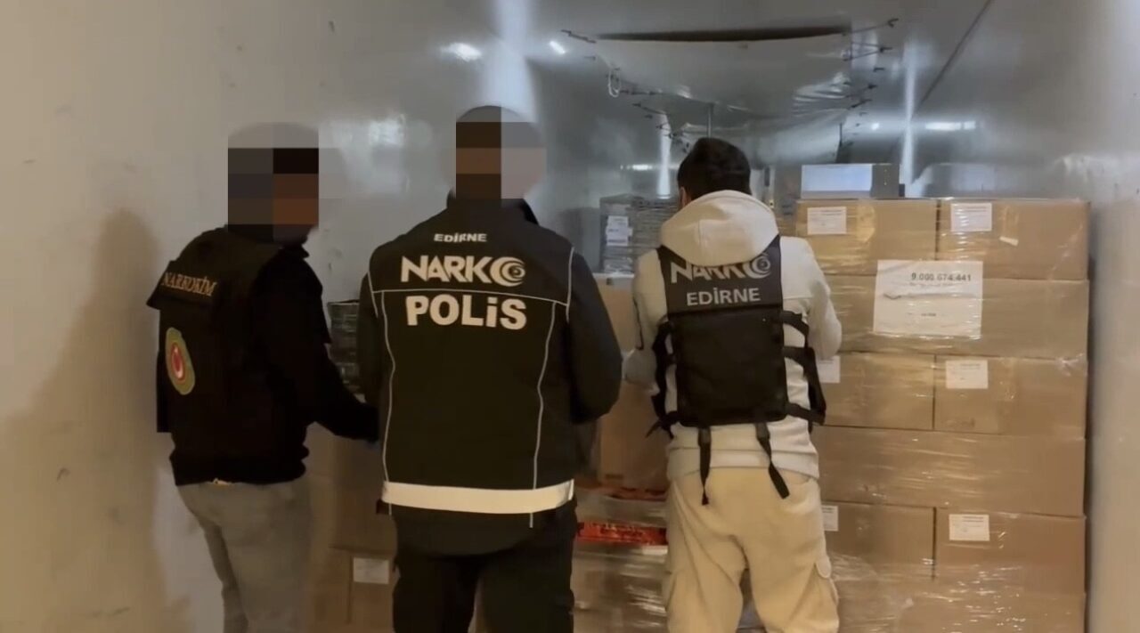 Edirne Kapıkule Sınır Kapısı'nda gerçekleştirilen operasyonda, 6 ton 400 kilogram