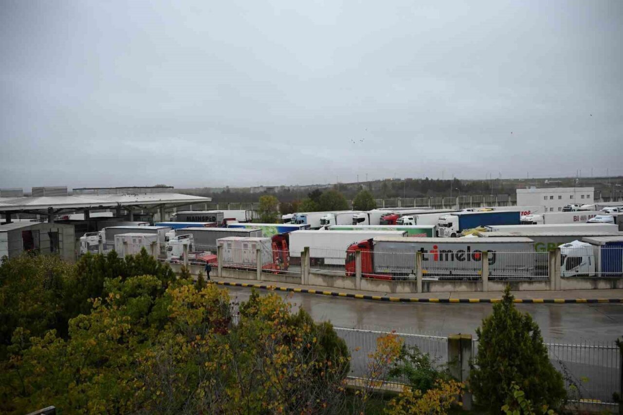 Edirne Valisi Yunus Sezer, Kapıkule Sınır Kapısı'nda bir saatte 96