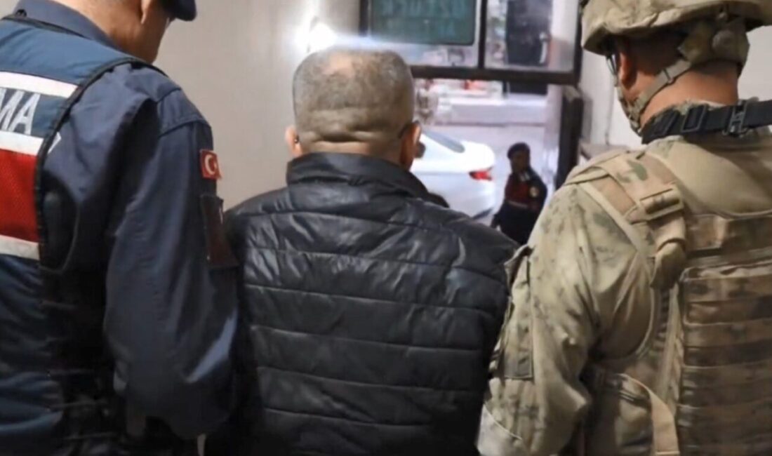Mersin merkezli yapılan operasyonla 38 kişi gözaltına alındı, aralarında 4