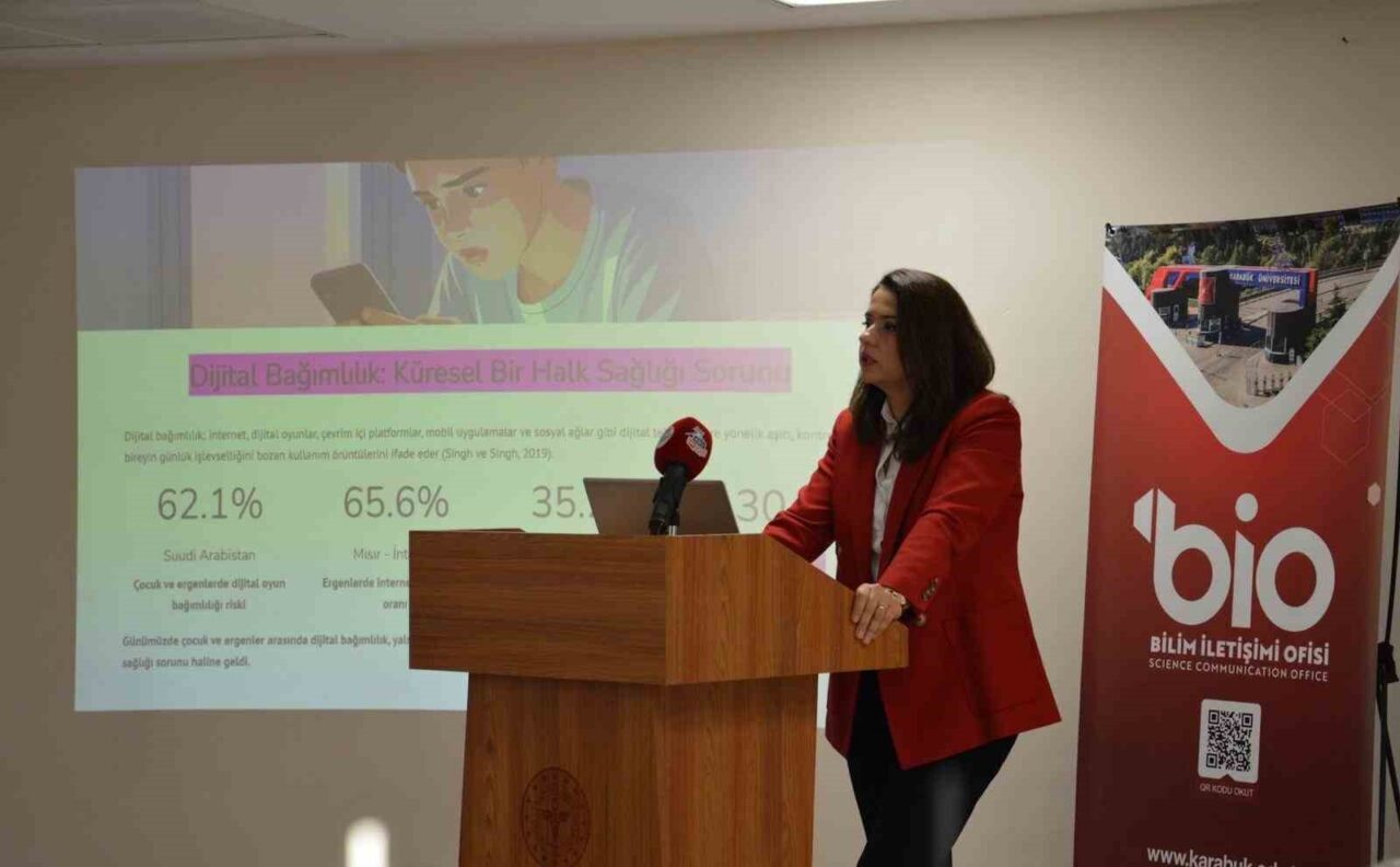 Karabük Üniversitesi, "Dijital Nesil ve Aile Dinamikleri" semineri düzenleyerek Cumhuriyet
