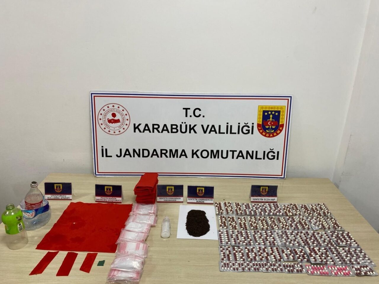 Karabük'te jandarma tarafından gerçekleştirilen operasyonlarda 6 kişi gözaltına alındı. Yapılan