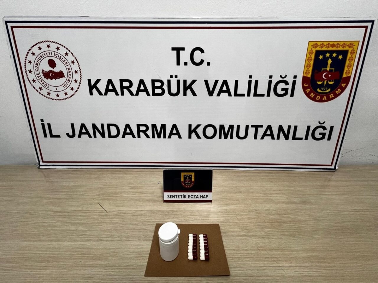 Karabük'te jandarma, gerçekleştirilen operasyonda 35 yaşındaki F.K. ve 22 yaşındaki