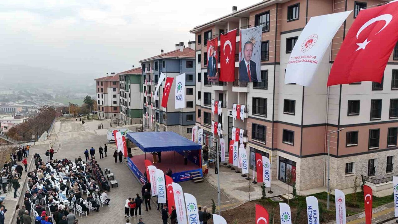 Karabük'te TOKİ'nin "İlk Evim İlk İş Yerim" projesi kapsamında tamamlanan