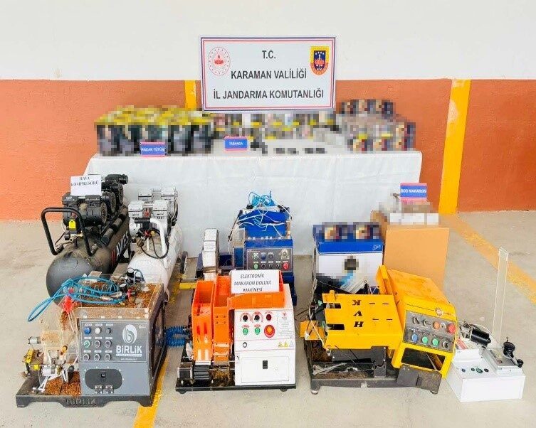 Karaman’da Jandarma Operasyonunda 35 Bin Makaron Gizli Ortaya Çıkarıldı, 7 Şüpheli Tutuklandı Karaman'da jandarma, gerçekleştirdiği denetimlerde 35 bin 100 makaron ele geçirirken,