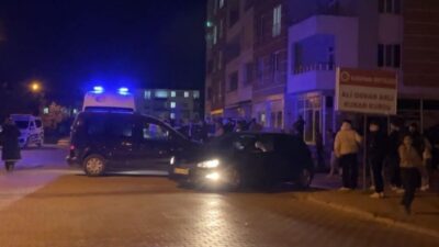 Konya'nın Karapınar ilçesinde motosiklet ile otomobil çarpıştı. Fevzi Çakmak Caddesi'nde