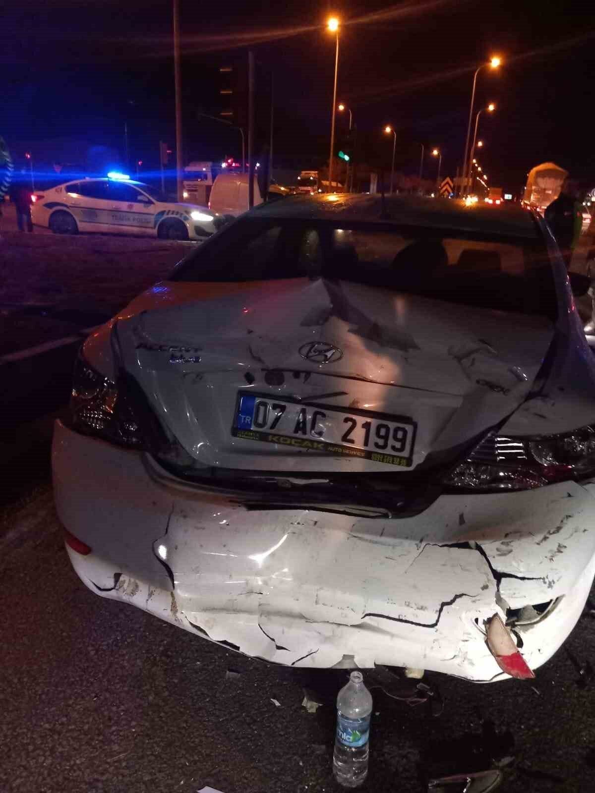 Konya'nın Karapınar ilçesinde, Emirgazi Kavşağı'nda O.A. yönetimindeki Isuzu marka araç,