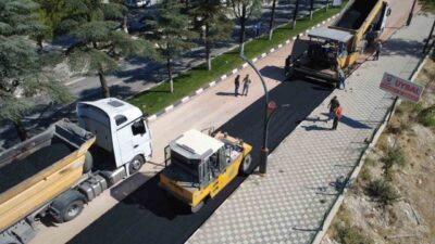 Manisa'nın Demirci ilçesinde, Karayolları 2. Bölge Müdürlüğü tarafından 20 kilometrelik