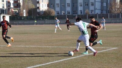 Kars 36 Spor, Hakkari Zap Spor ile oynadığı karşılaşmadan 1-1