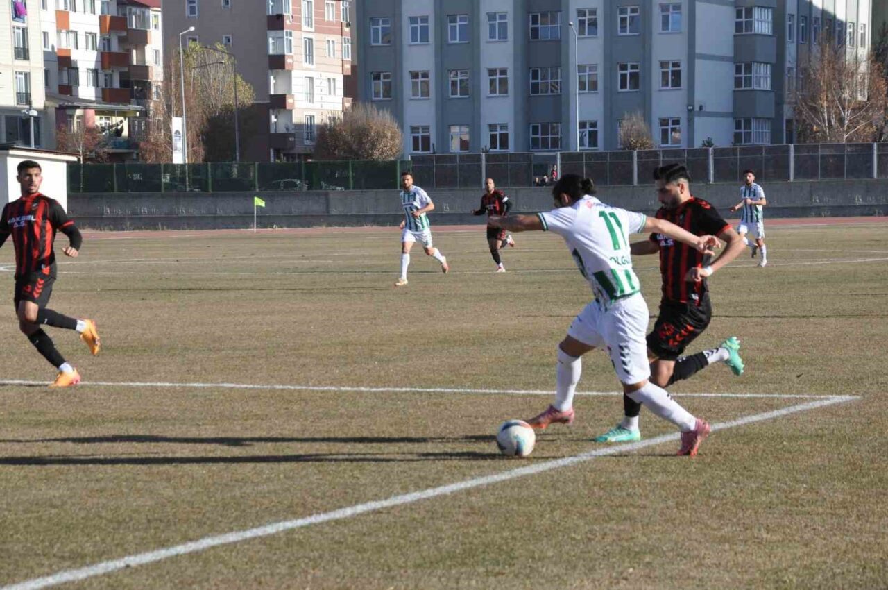Kars 36 Spor, Hakkari Zap Spor ile oynadığı karşılaşmadan 1-1