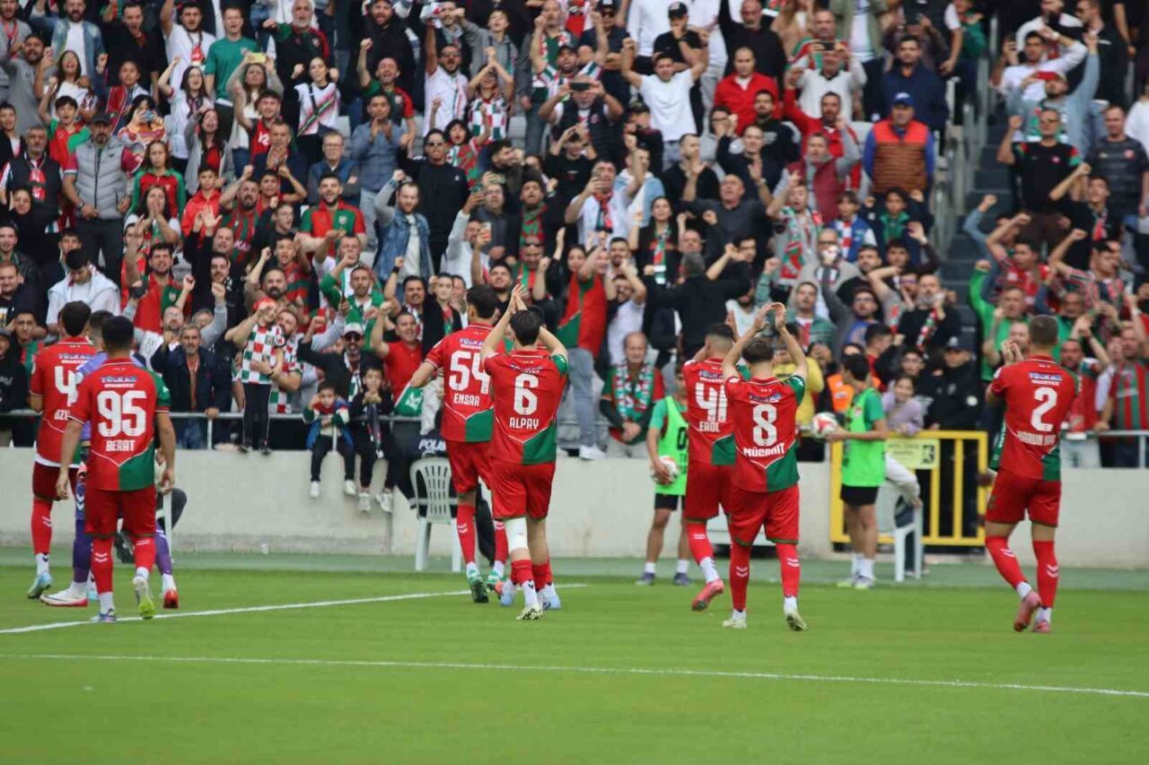 Karşıyaka, İzmir’deki Son 5 Maçında Yenilgisiz 3 Galibiyet ve 2 Beraberlik Aldı