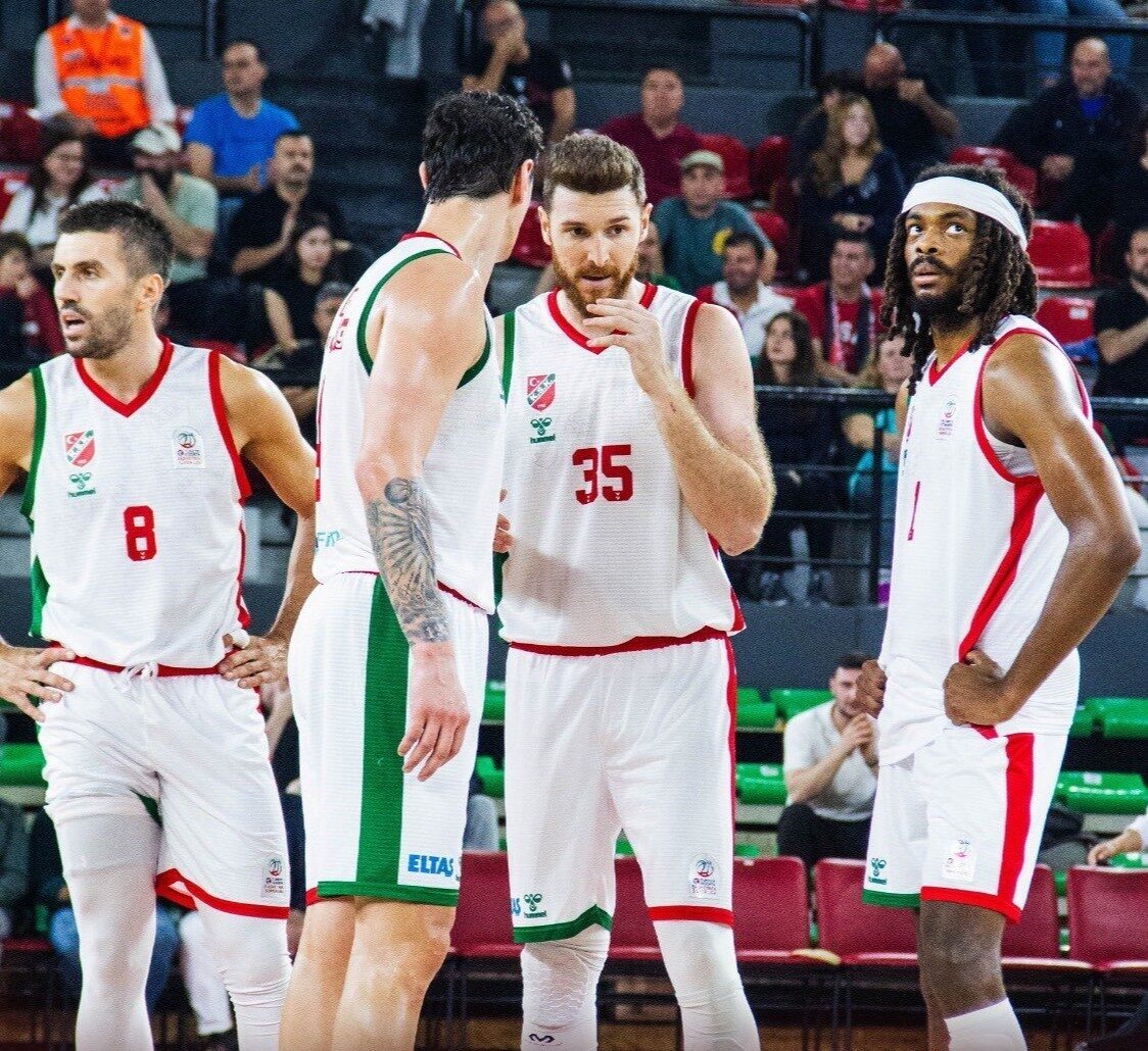 Karşıyaka Basketbol Takımı, Bu Sezonun İlk 8 Haftasında Yaşadığı Zorlu Süreçle Sadece 1 Galibiyetle Dikkat Çekiyor