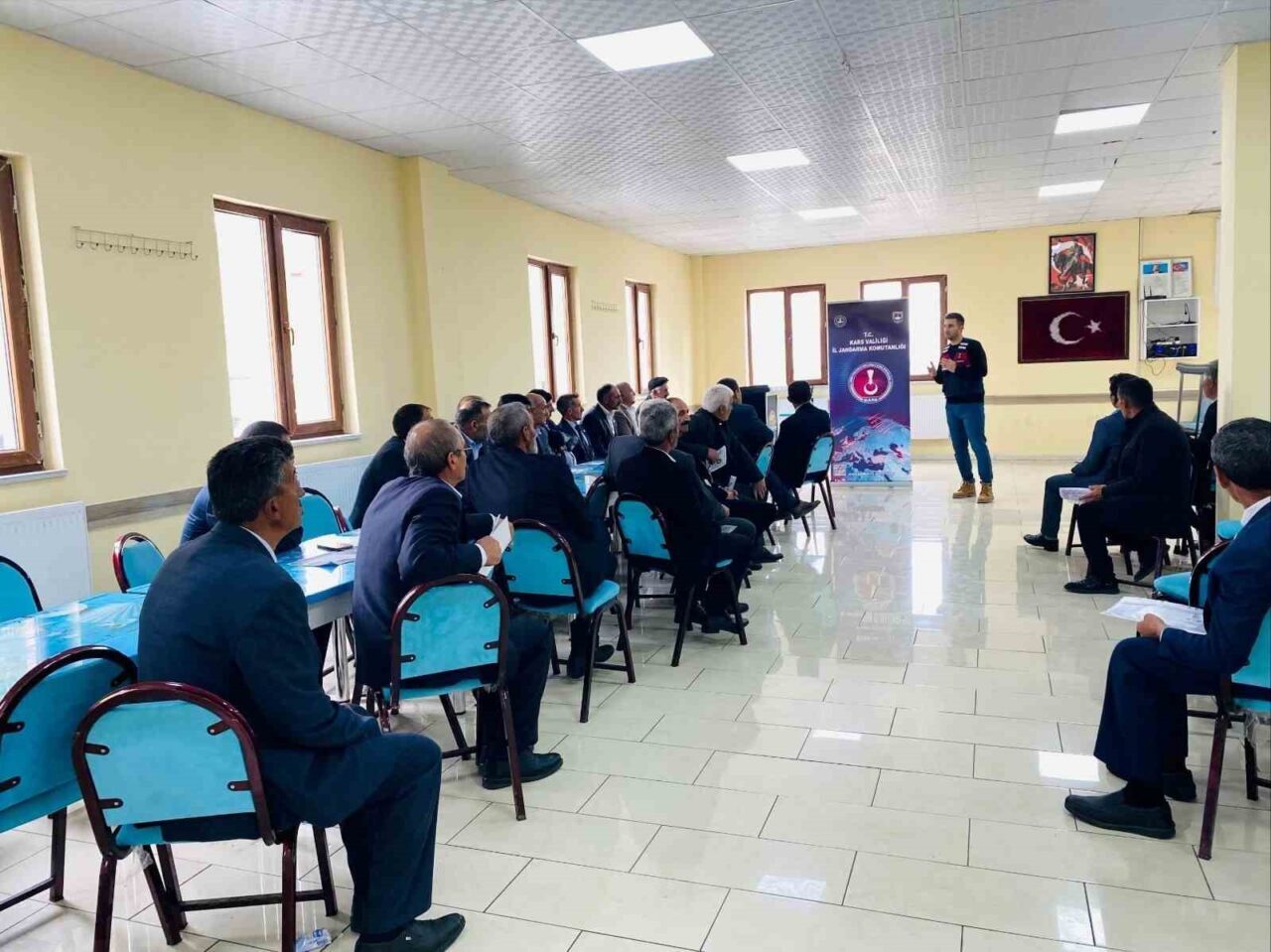 Kars İl Jandarma Komutanlığı, Arpaçay ve Sarıkamış'ındaki muhtarlar ile vatandaşlara