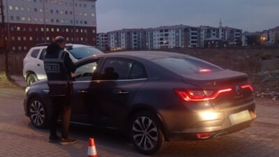 Kars'ta KYK yurtları çevresinde güvenlik önlemleri artırıldı. Polis, yurtlarla ilgisi