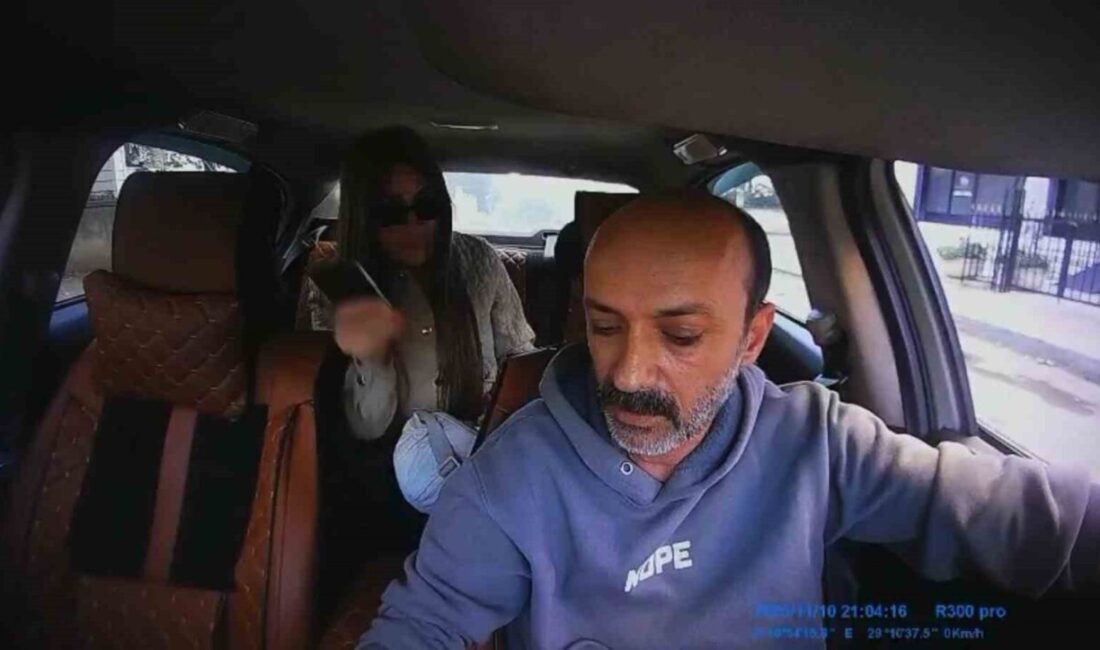 İstanbul Kartal'da, taksimetre ücreti nedeniyle müşteri Meryem Çayırdere ile şoför