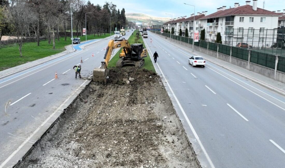Kocaeli Büyükşehir Belediye Başkanı Tahir Büyükakın, Kartepe tramvay hattı için
