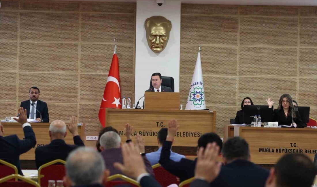 Muğla Büyükşehir Belediyesi Kasım Ayı Meclis Toplantısı, Şehitler Anısına Saygı ile Başladı Muğla Büyükşehir Belediyesi'nin Kasım ayı meclis toplantısı Başkan Ahmet Aras