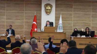 Muğla Büyükşehir Belediyesi'nin Kasım ayı meclis toplantısı Başkan Ahmet Aras