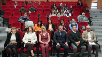 Kastamonu Üniversitesi'nde düzenlenen panelde "Erken Çocukluk Eğitiminde Doğa Temelli Yaklaşım