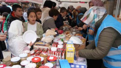 Kastamonu İl Müftülüğü, Gazze'ye yardım amacıyla Nasrullah Meydanı'nda "Hayır Çarşısı"