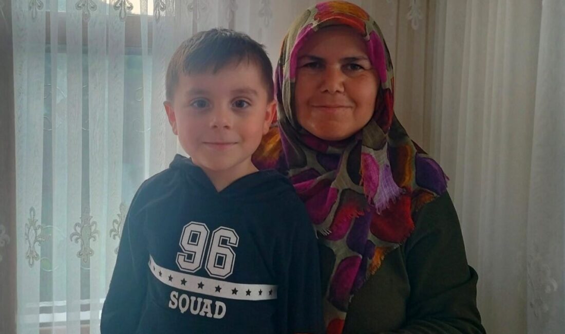 Kastamonu’da 9 Gün Kaybolduktan Sonra Ormanda Bulunan Anne ve Oğlunun Cenazeleri Otopsi İçin Ankara’ya Gönderildi Kastamonu'nun Bozkurt ilçesinde kaybolan Huriye Helvacı (43) ve oğlu Osman