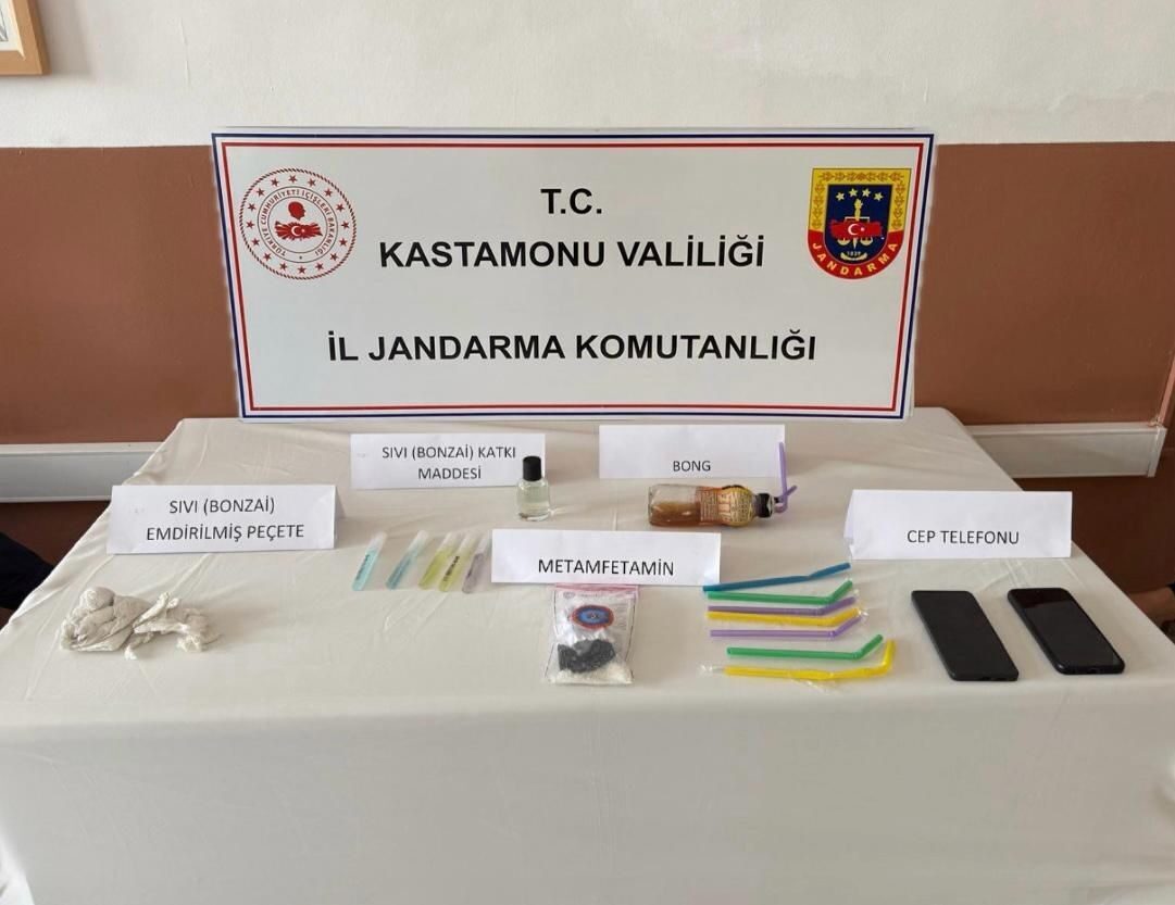 Kastamonu'da jandarma ekipleri, uyuşturucu operasyonu düzenleyerek H.T. dahil 6 kişiyi