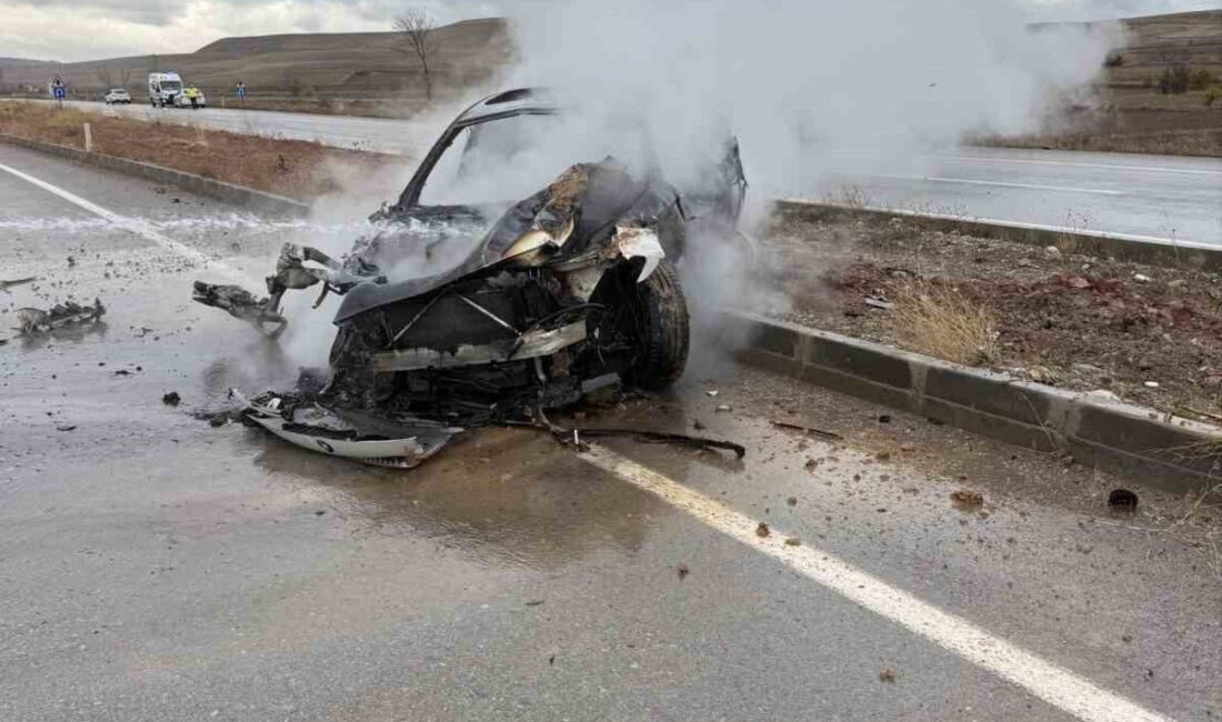 Tokat’ta Yağışlı Havada Kontrolden Çıkan Araç Alev Alev Yandı Tokat’ta A.M. (26), koçaş köyü yakınlarında etkili yağmur nedeniyle kayganlaşan