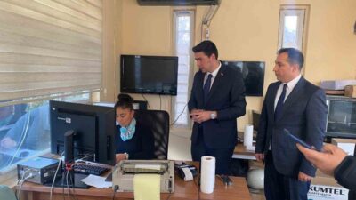 Iğdır Karakoyunlu Kaymakamı Fatih Erdoğan, Iğdır Gümrük Müdürlüğü'nü ziyaret etti.