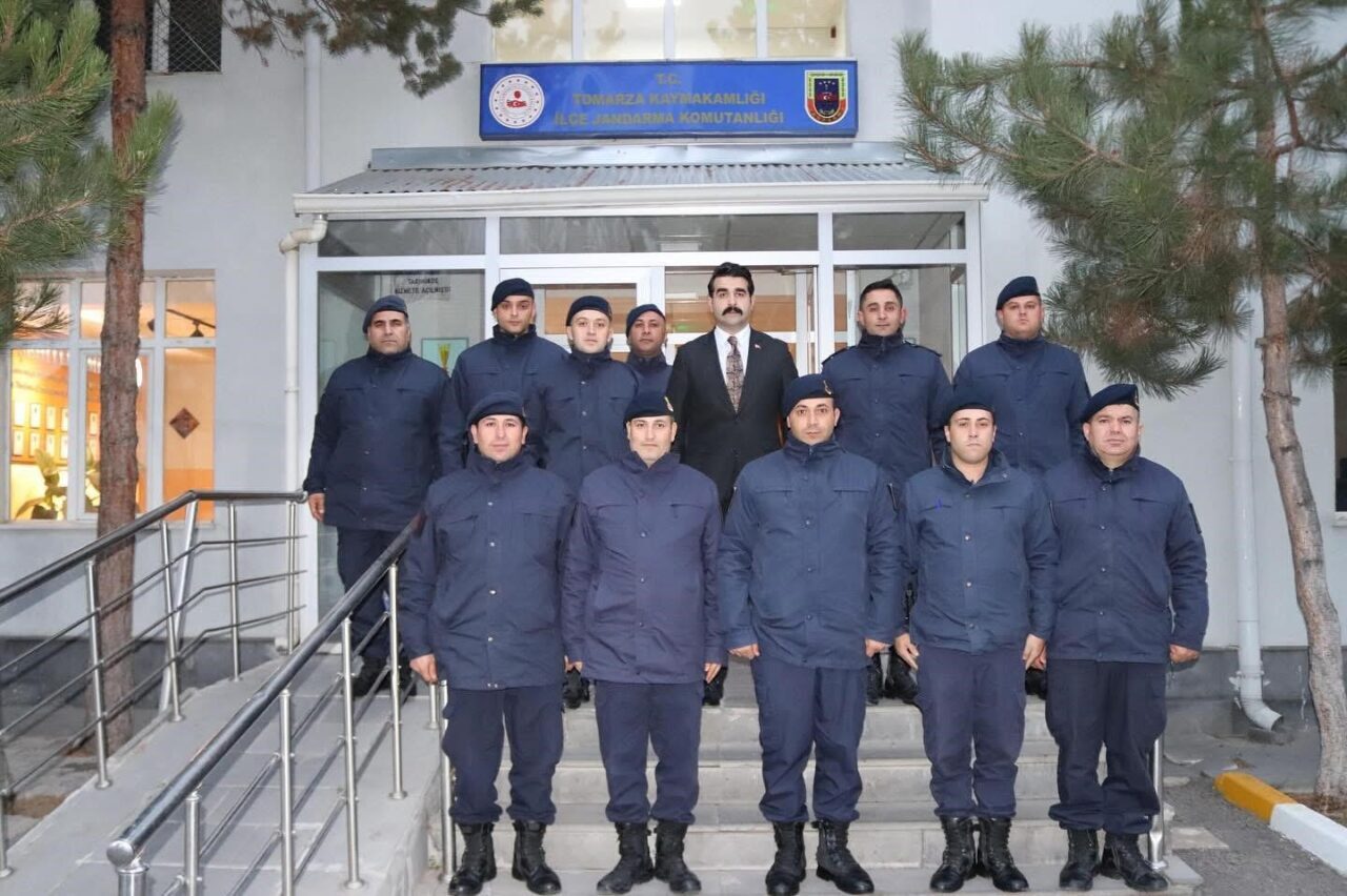 Tomarza Kaymakamı Selim Eser, ilçe güvenlik birimlerini inceledi ve başarılar diledi.