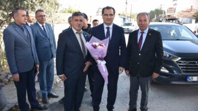 Salihli Kaymakamı Ali Güldoğan, Keli Mahallesinde düzenlediği buluşma programında vatandaşlarla