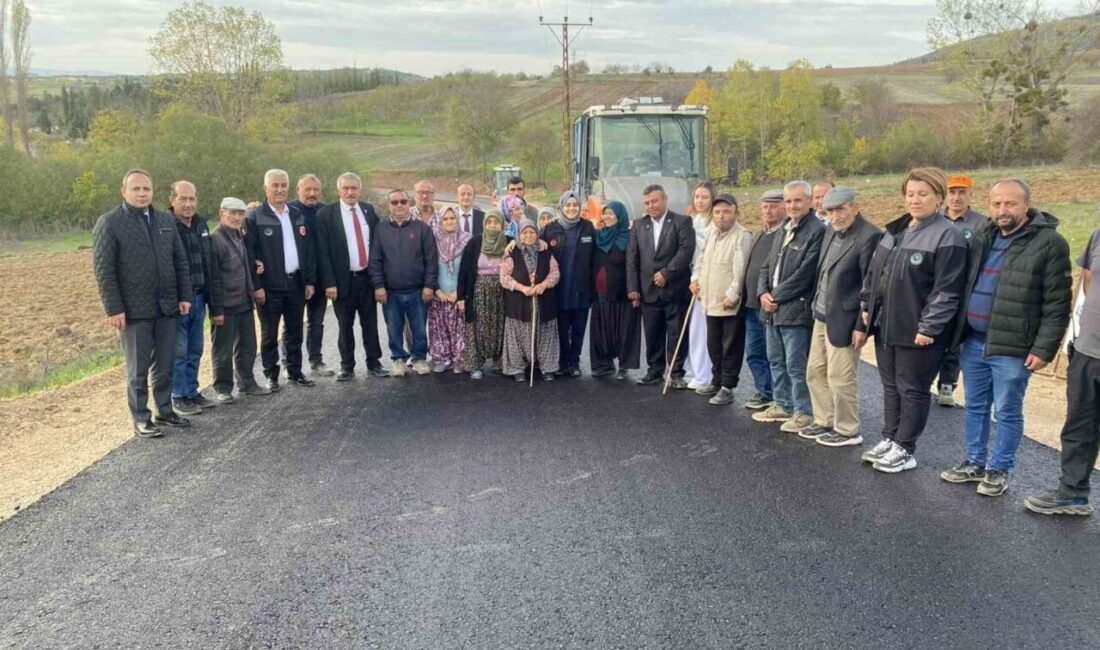 Gölpazarı Kaymakamı Feyza Nur Kılıç, asfaltlama çalışmalarını yerinde takip etti Gölpazarı Kaymakamı Feyza Nur Kılıç, Küçüksusuz ve Büyüksusuz köyleri arasındaki