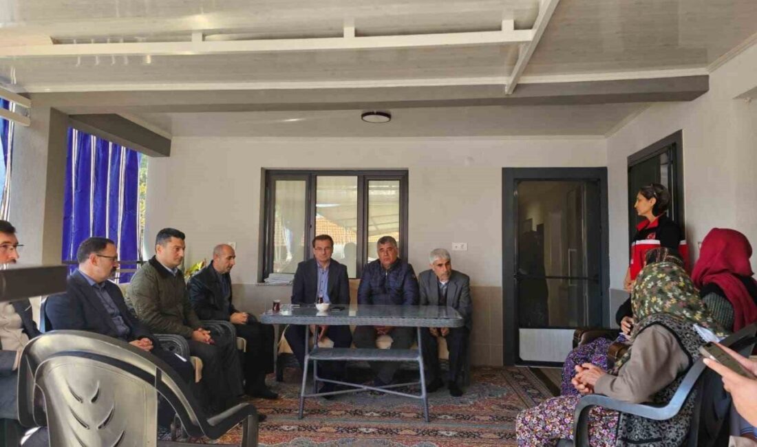 Alaşehir’de Trafik Kazasında Şehit Düşen Polis Memuru Ali Barut’un Ailesine Taziye Ziyareti Gerçekleştirildi Manisa'nın Alaşehir ilçesinde trafik kazasında şehit olan 34 yaşındaki Polis