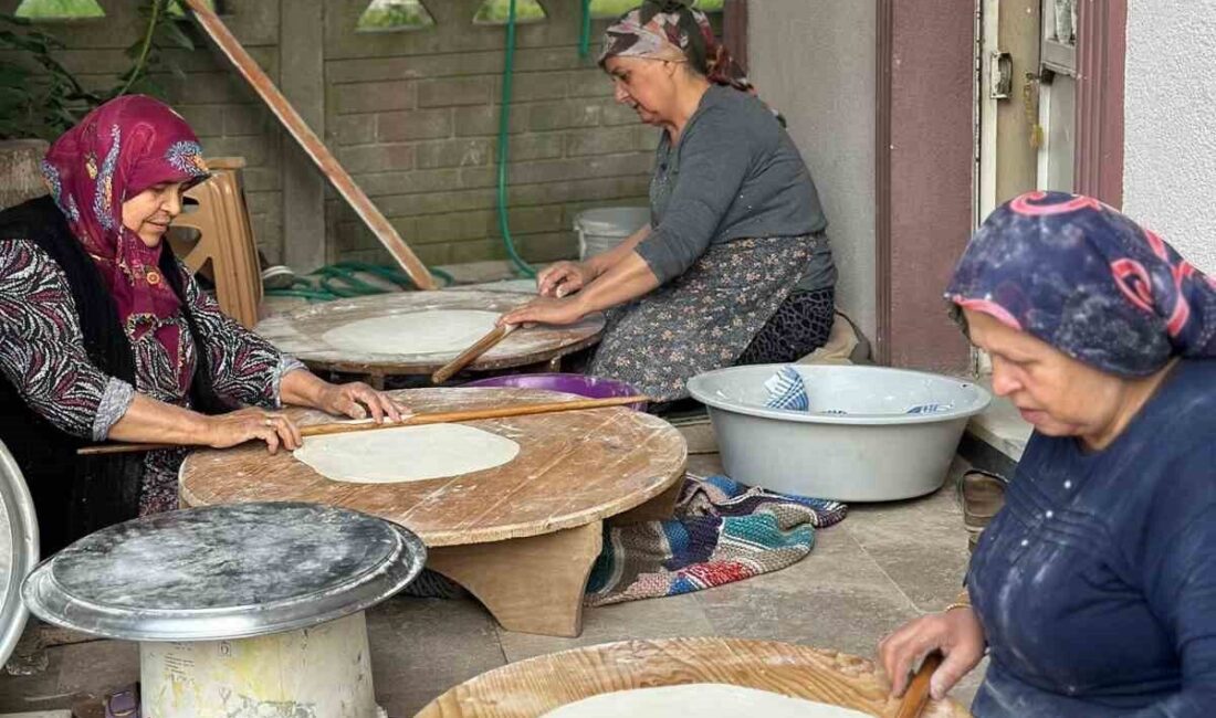 Kaynarca’da Ev Hanımları Ramazan Hazırlıkları İçin Yufka Yapmaya Başladı Sakarya'nın Kaynarca ilçesindeki Konak Mahallesi'nde ev hanımları, Ramazan ayı için