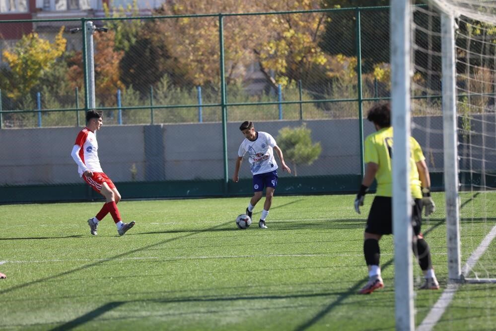 Kayseri Birinci Amatör Küme'de ilk yarı sona erdi; grup liderleri