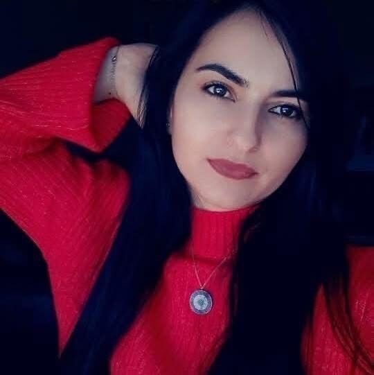 Kayseri’de Kadın, Sokakta Tüfekle Vurulup Hayatını Kaybetti Kayseri’nin Melikgazi ilçesinde A.A. (41), tartıştığı E.K. (36) adlı kadını