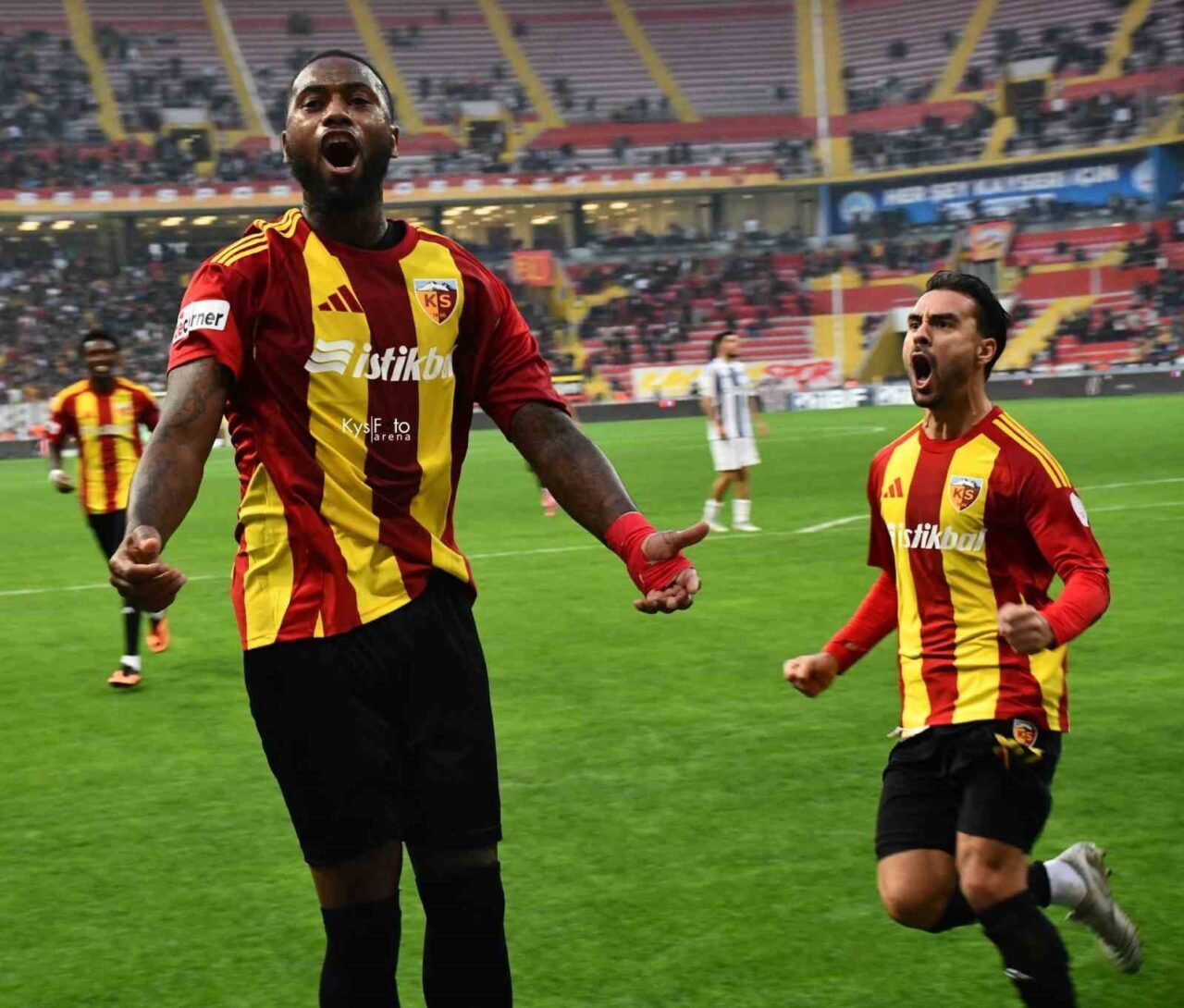 Kayserispor, Süper Lig'in 11. haftasında Kasımpaşa'yı 3-2 yenerek bu sezon