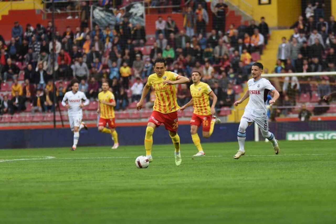 Kayserispor, eski oyuncusu Otabek Shukurov'a 70 bin Avro (3.4 milyon