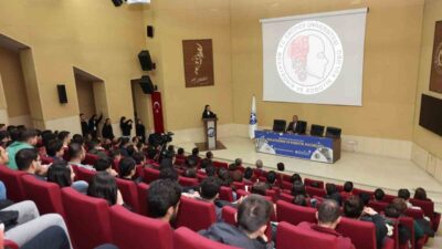 Erciyes Üniversitesi'nde "İş Hayatında Mühendislik" konulu konferans düzenlendi. Kayseri Sanayi