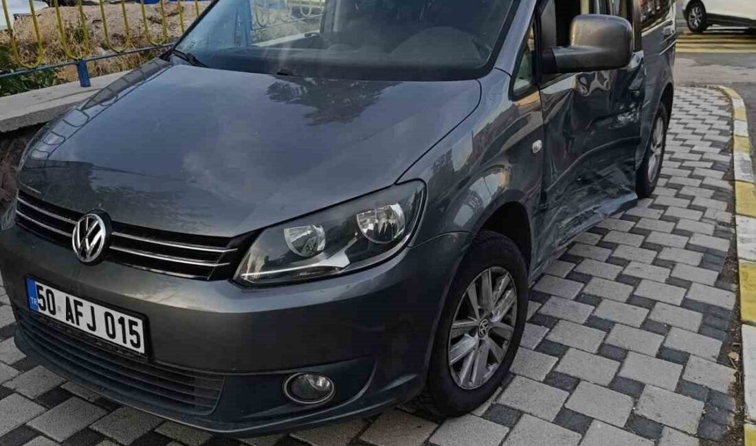 Nevşehir’de Trafik Kazası: Hafif Ticari Araç Yaya Çarptı, Ağır Yaralılar Var Nevşehir'de bir trafik kazasında A.B. yönetimindeki hafif ticari araç, F.A.